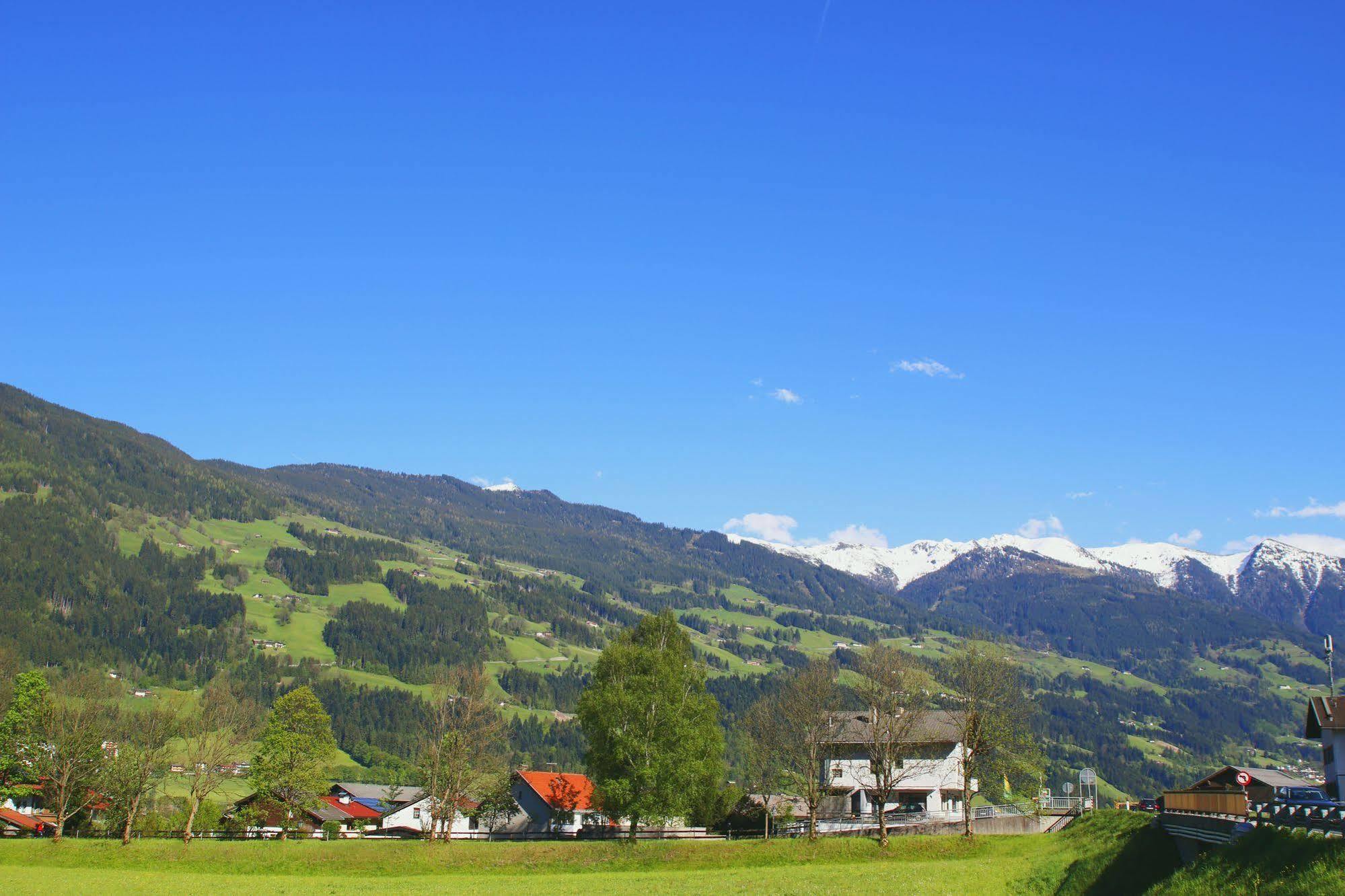 Zum Senner Suites Zillertal (Adults Only) Schlitters Bagian luar foto