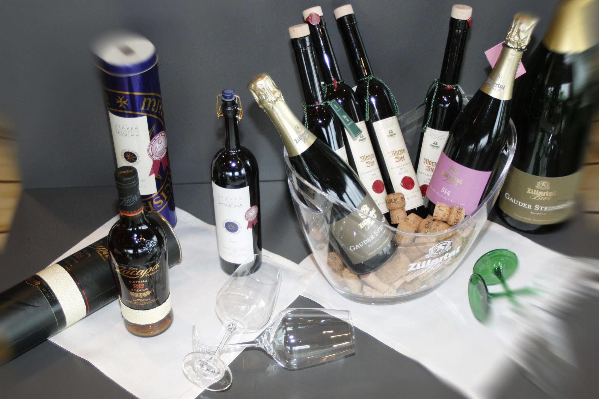 Zum Senner Suites Zillertal (Adults Only) Schlitters Bagian luar foto